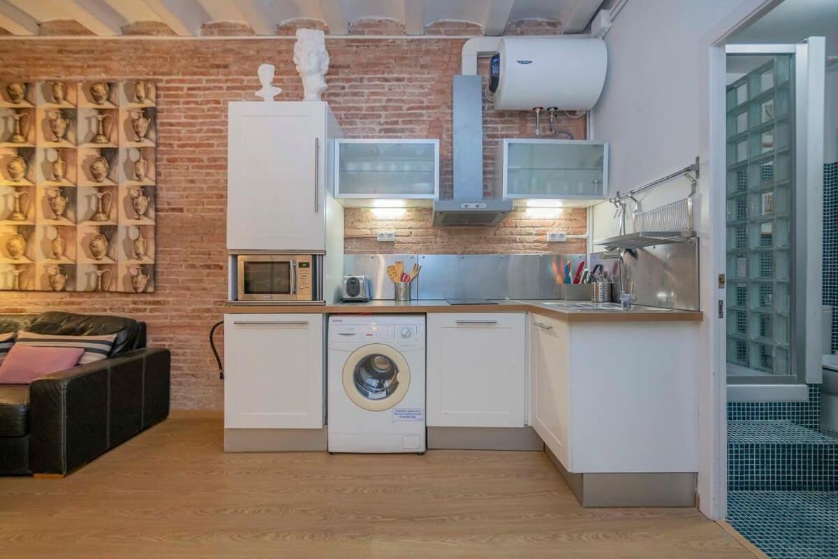 Exclusive 2 Bedroom Apartment In The City Center Барселона Экстерьер фото